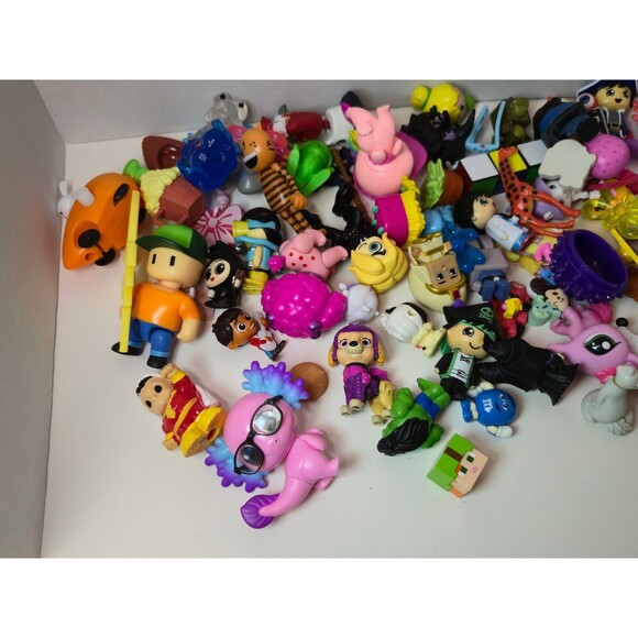 Huge Lot of 60+ Toy Mini Figures Disney Funko LPS Ryans World Dorables Zuzu - Picture 2 of 6